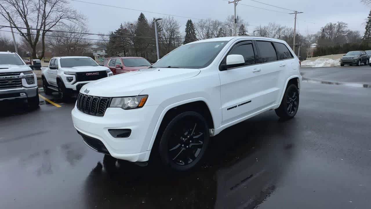 Thumbnail: 2020 Jeep Grand Cherokee - 4