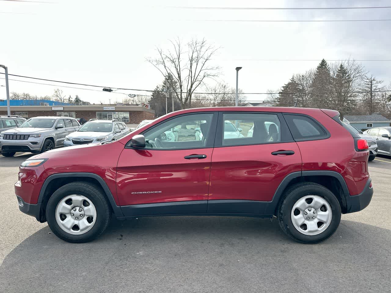 Thumbnail: 2017 Jeep Cherokee - 10