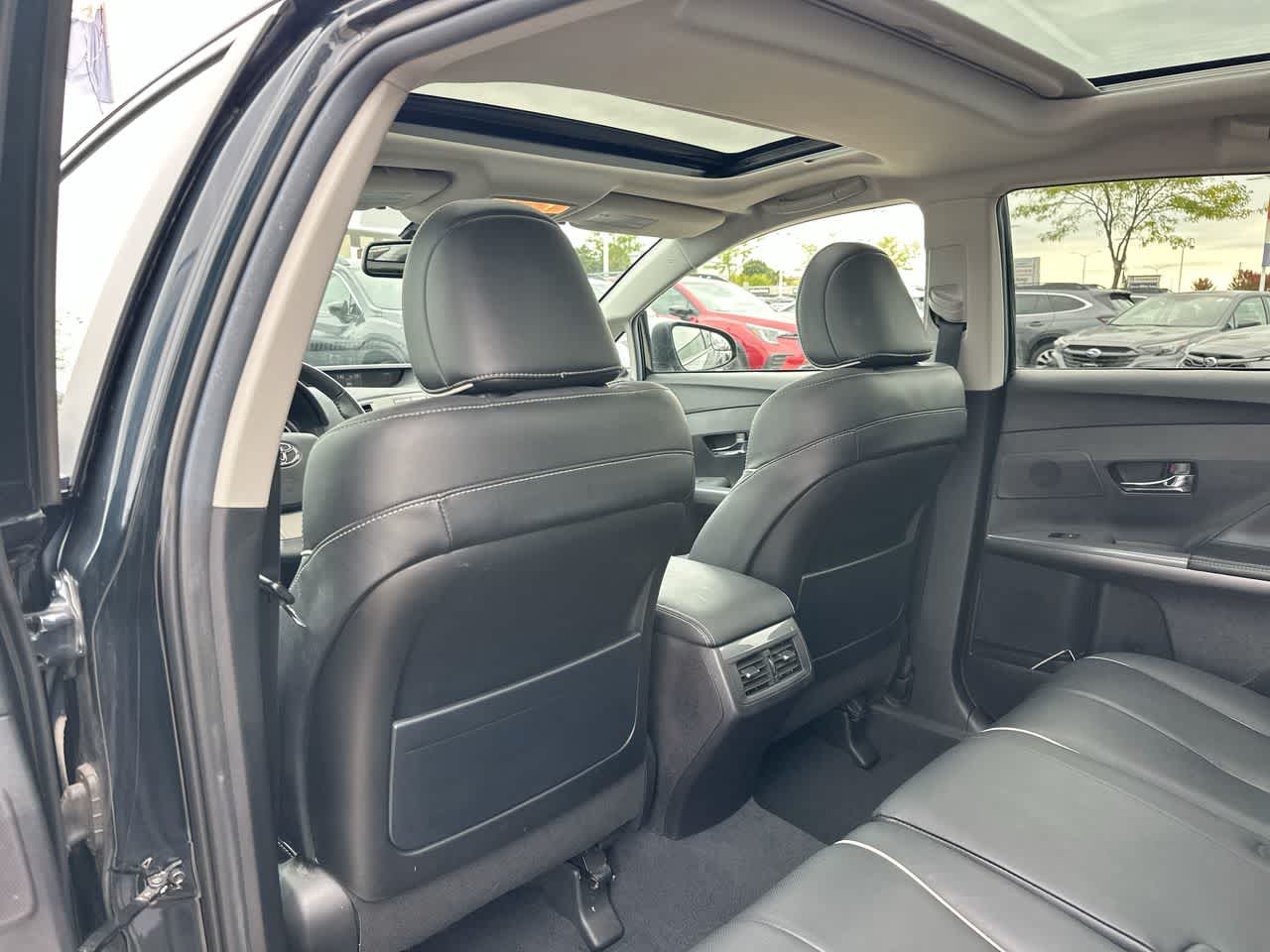 Thumbnail: 2015 Toyota Venza - 23