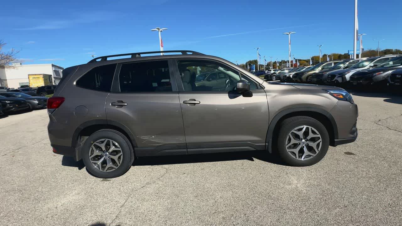 Thumbnail: 2022 Subaru Forester - 9