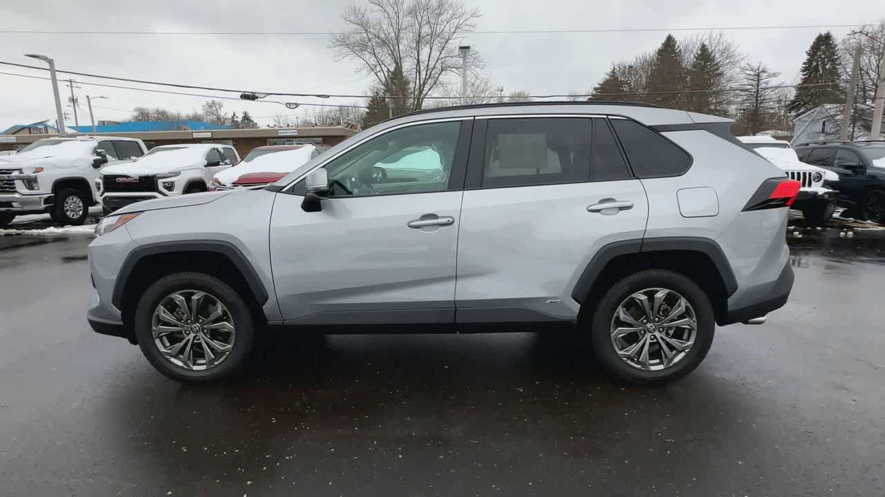 Thumbnail: 2022 Toyota RAV4 - 5