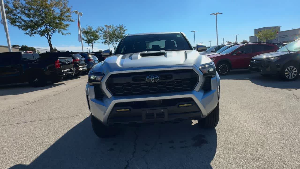 2025 Toyota Tacoma TRD Sport photo 3