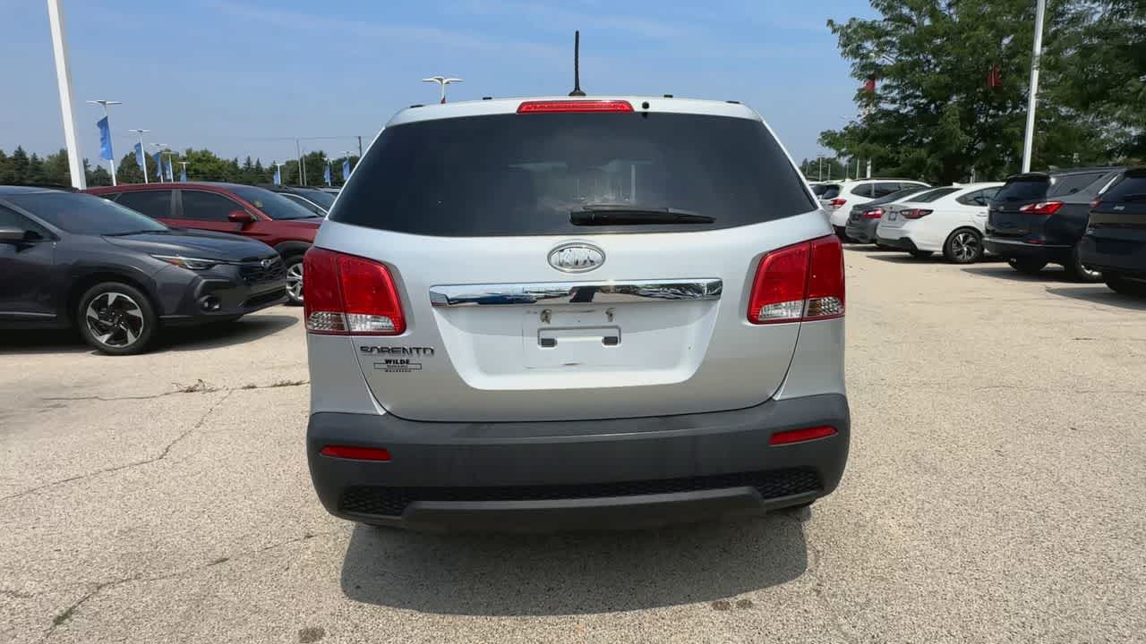 Thumbnail: 2011 Kia Sorento - 7