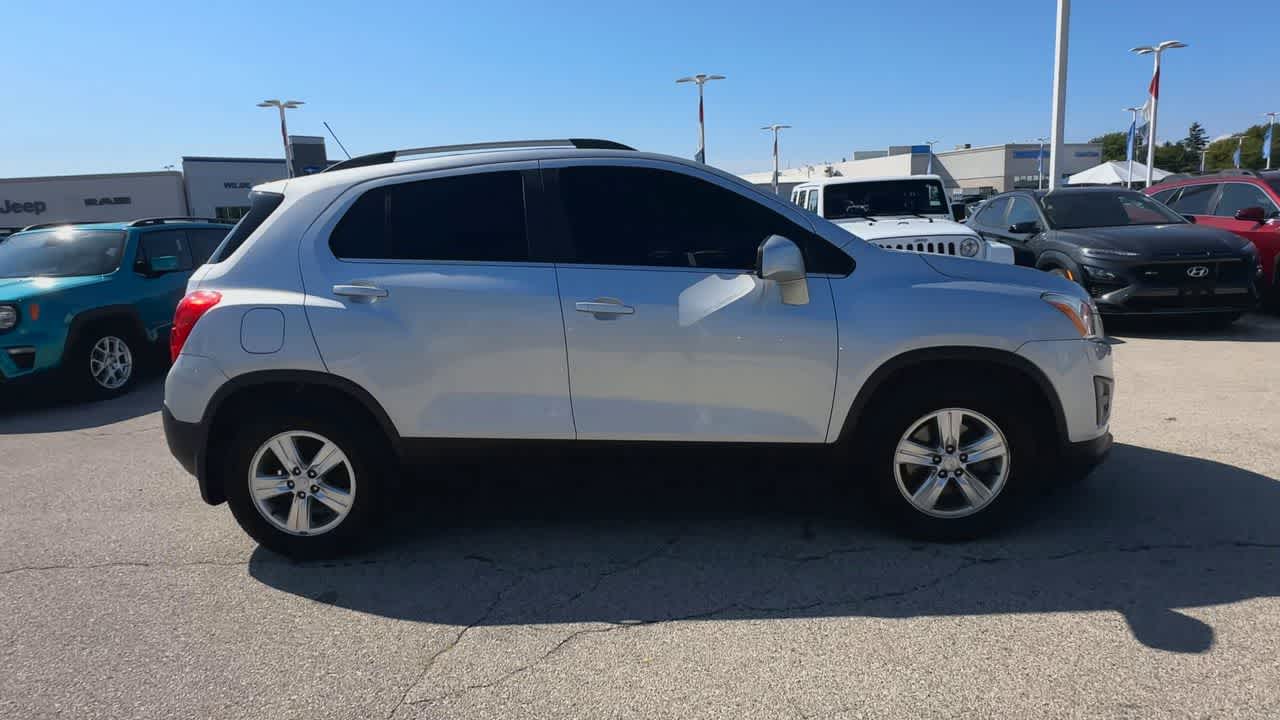 Thumbnail: 2016 Chevrolet Trax - 9