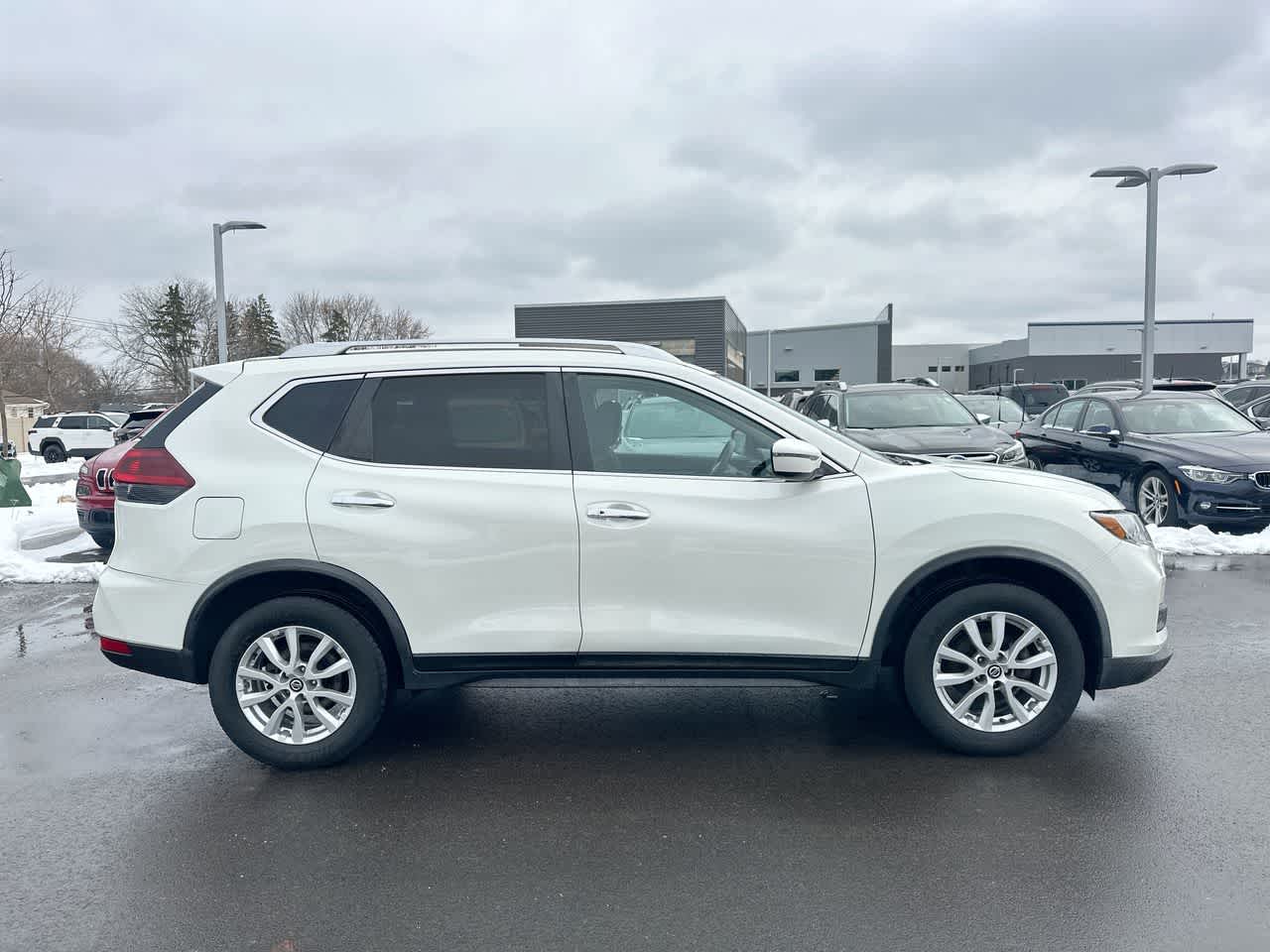 Thumbnail: 2018 Nissan Rogue - 14