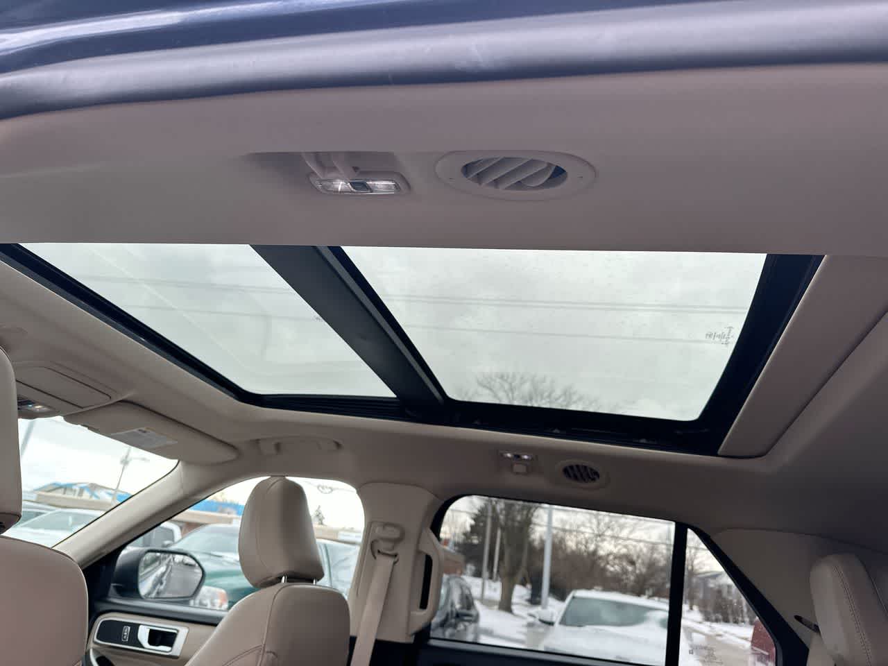 Thumbnail: 2021 Ford Explorer - 24