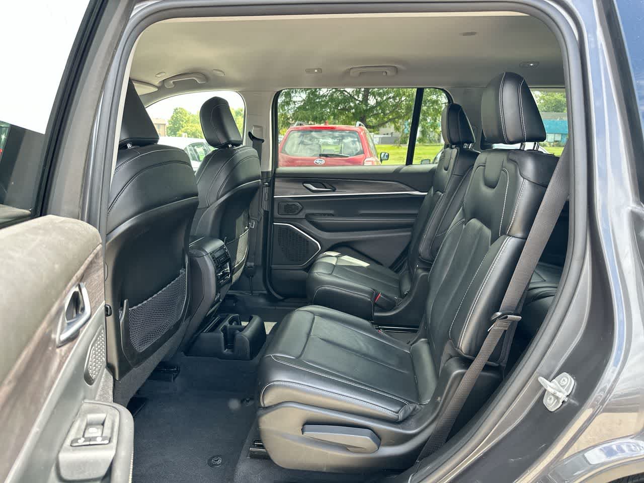 Thumbnail: 2021 Jeep Grand Cherokee L - 24