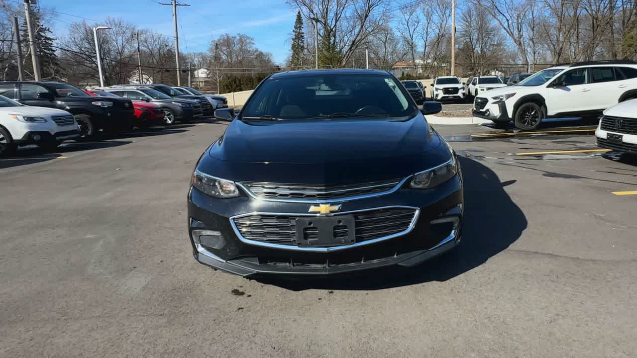 Thumbnail: 2017 Chevrolet Malibu - 3