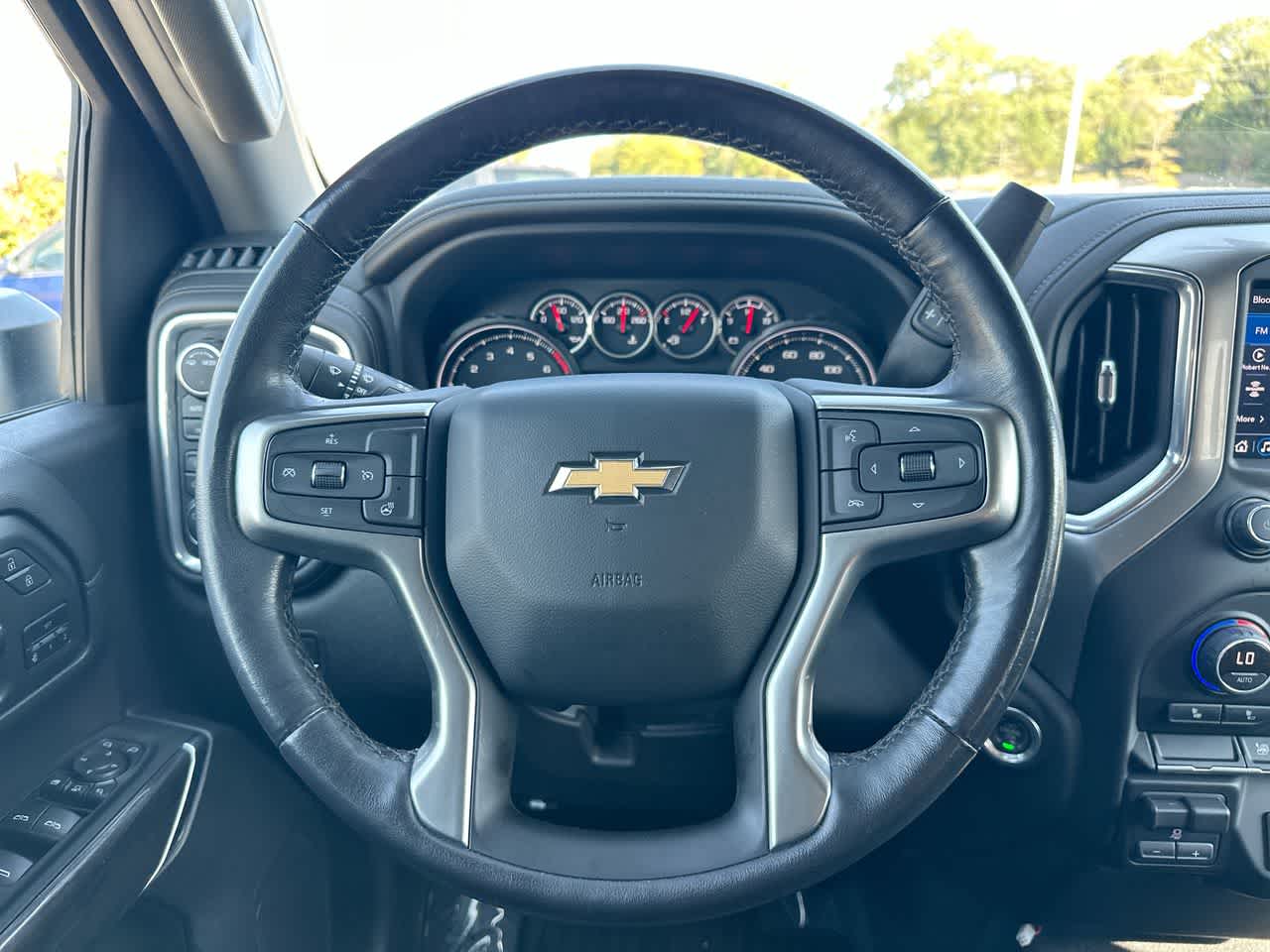 Thumbnail: 2022 Chevrolet Silverado 3500 - 27