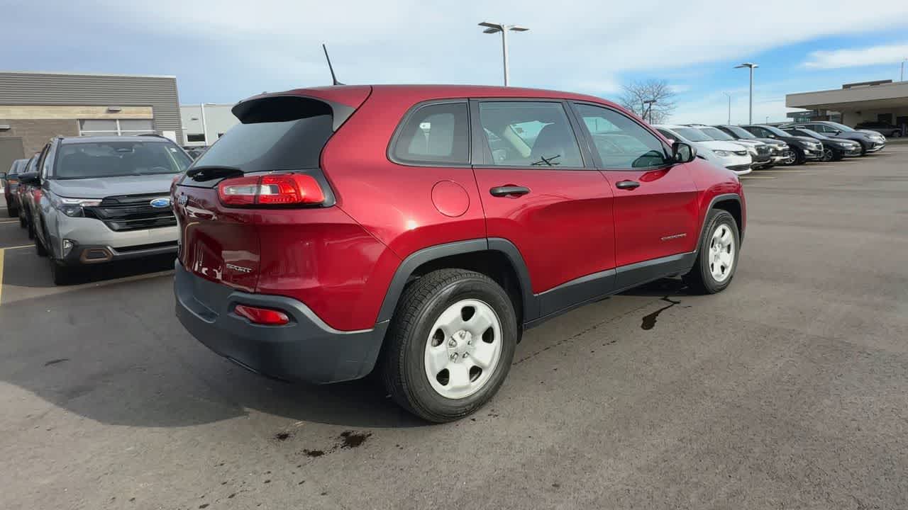 Thumbnail: 2017 Jeep Cherokee - 8