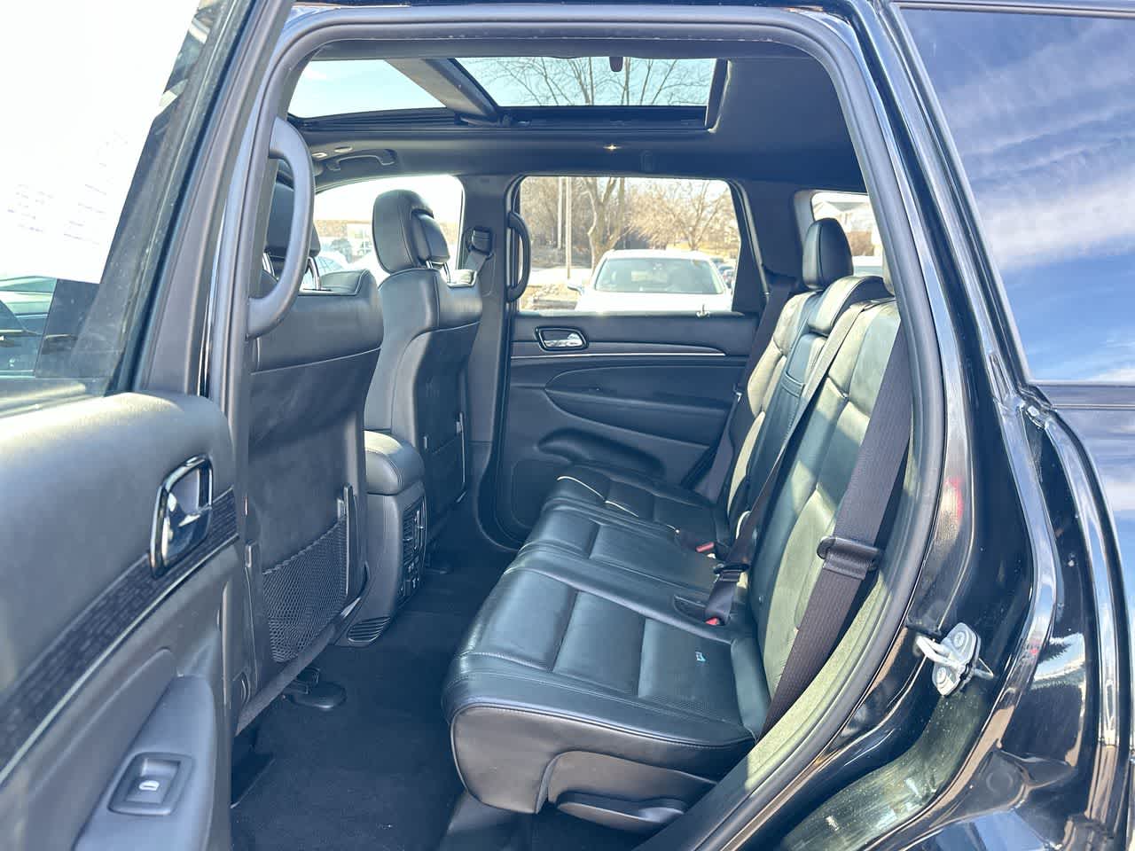 Thumbnail: 2019 Jeep Grand Cherokee - 25