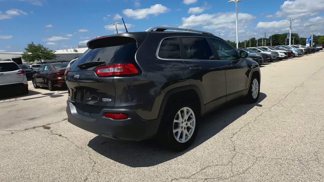 Thumbnail: 2017 Jeep Cherokee - 8