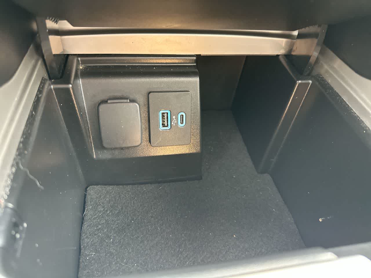 Thumbnail: 2021 Ford Explorer - 34