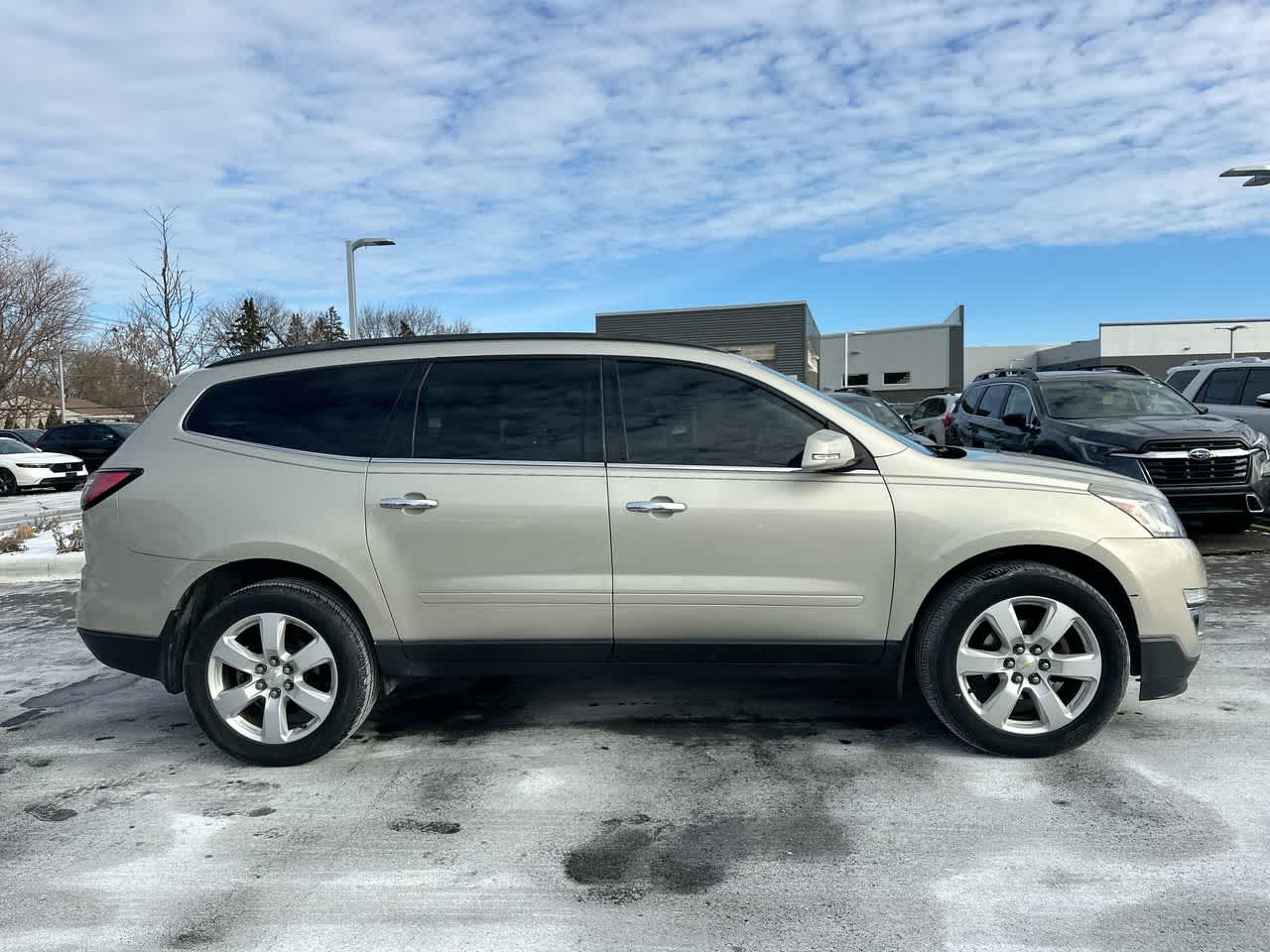 Thumbnail: 2017 Chevrolet Traverse - 14