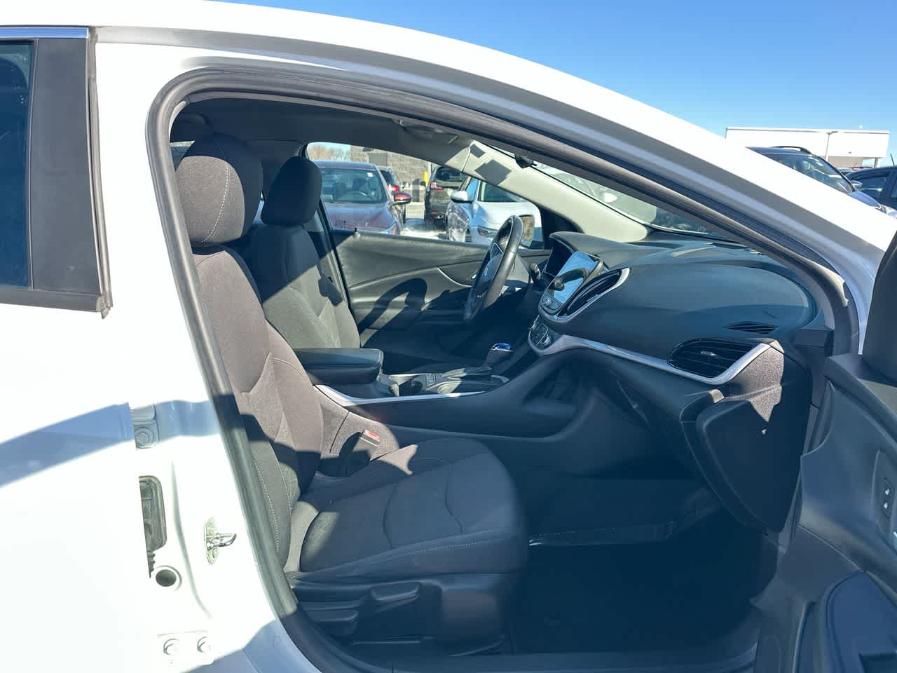 Thumbnail: 2017 Chevrolet Volt - 25