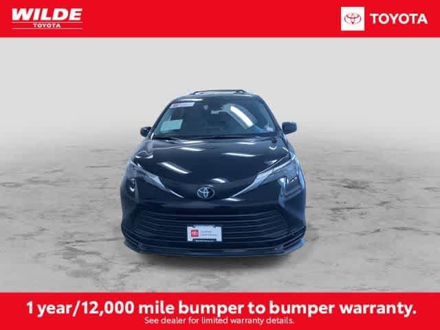 Thumbnail: 2026 Toyota Sienna - 4