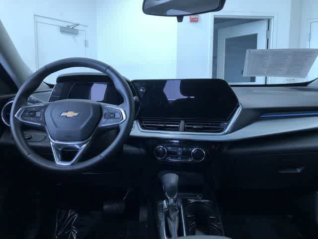 Thumbnail: 2025 Chevrolet Trax - 18