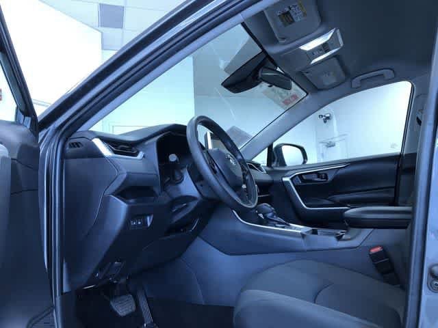 2025 Toyota RAV4 LE - Photo 10