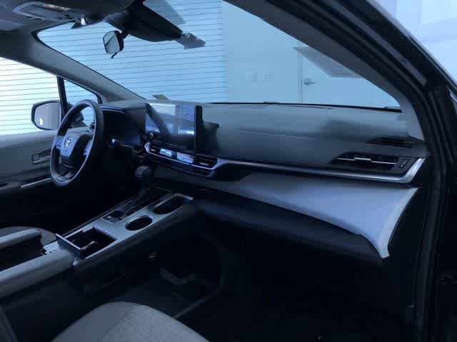 Thumbnail: 2025 Toyota Sienna - 24