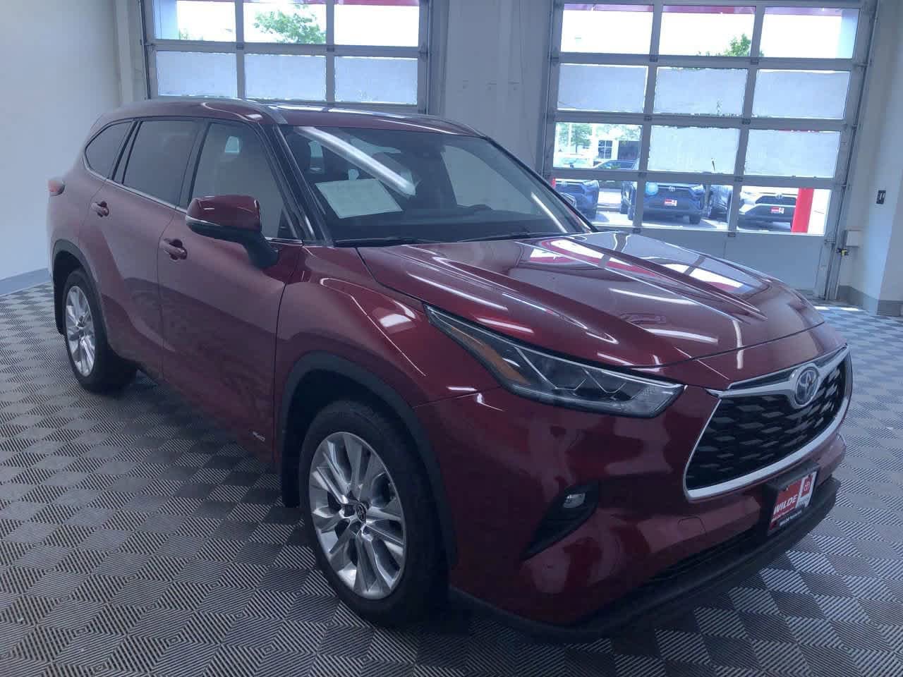 Thumbnail: 2022 Toyota Highlander - 38