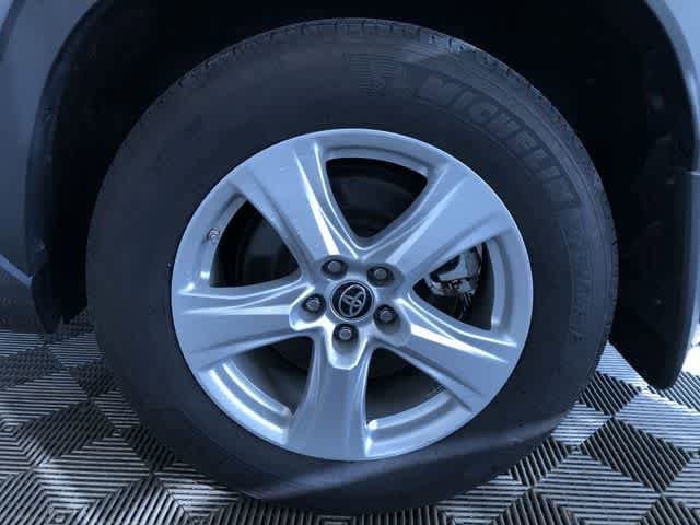 Thumbnail: 2023 Toyota Highlander - 16