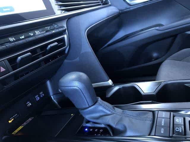 Thumbnail: 2025 Toyota Camry - 30