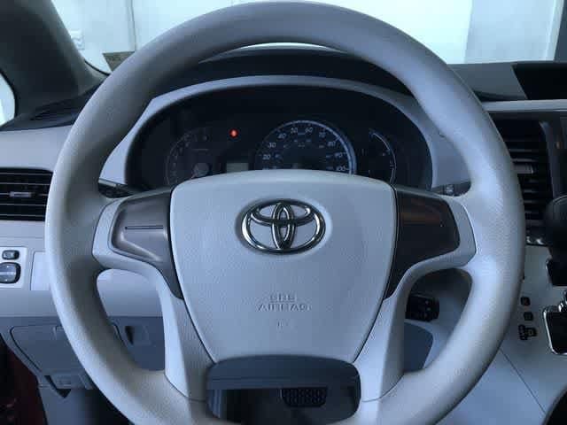 Thumbnail: 2012 Toyota Sienna - 29