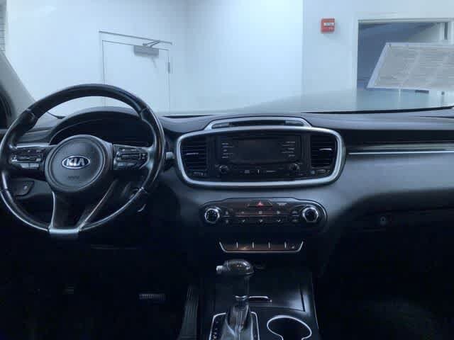 Thumbnail: 2016 Kia Sorento - 17