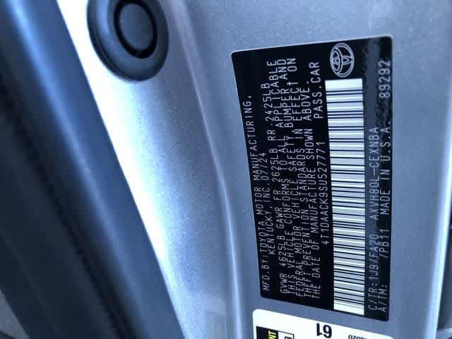 Thumbnail: 2025 Toyota Camry - 32