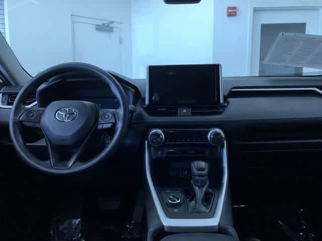 2025 Toyota RAV4 LE - Photo 17