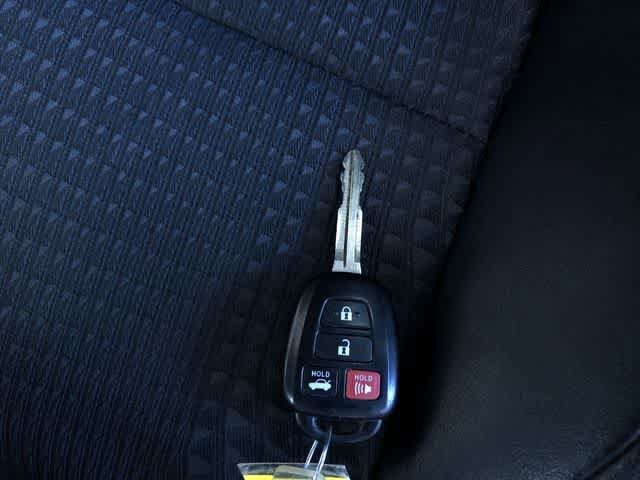 Thumbnail: 2012 Toyota Camry - 31
