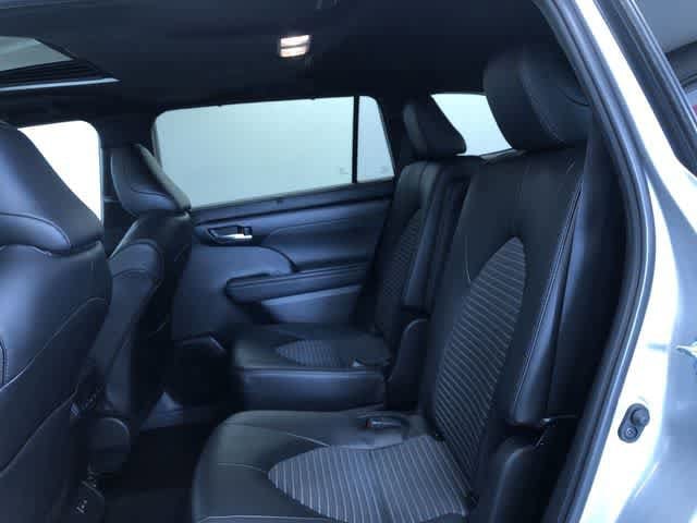 Thumbnail: 2025 Toyota Highlander - 23