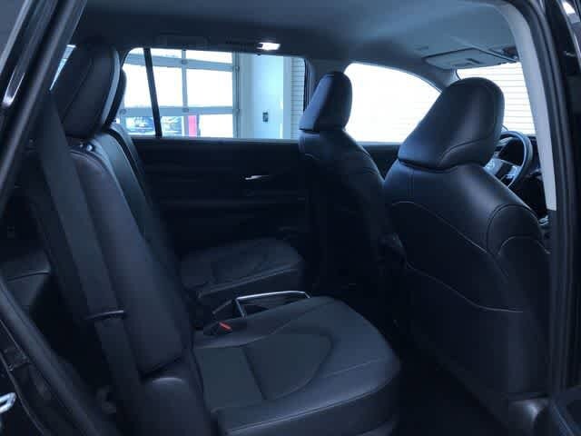 Thumbnail: 2025 Toyota Grand Highlander - 14