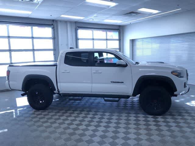 Thumbnail: 2022 Toyota Tacoma - 6