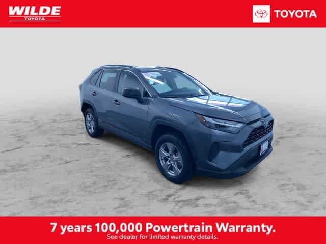 2025 Toyota RAV4 LE - Photo 3