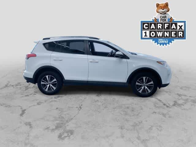 2017 Toyota RAV4 XLE photo 2
