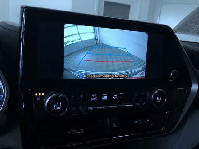 Thumbnail: 2023 Toyota Highlander - 29