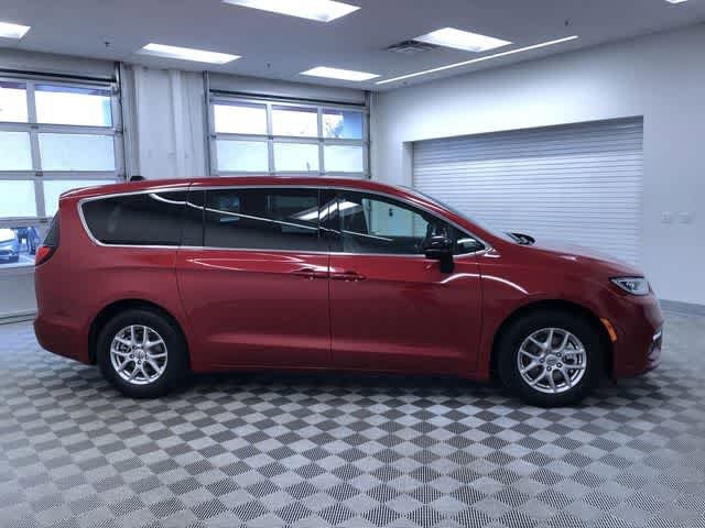 Thumbnail: 2025 Chrysler Pacifica - 37