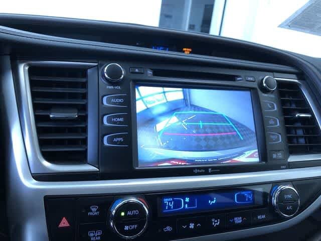 Thumbnail: 2015 Toyota Highlander - 28