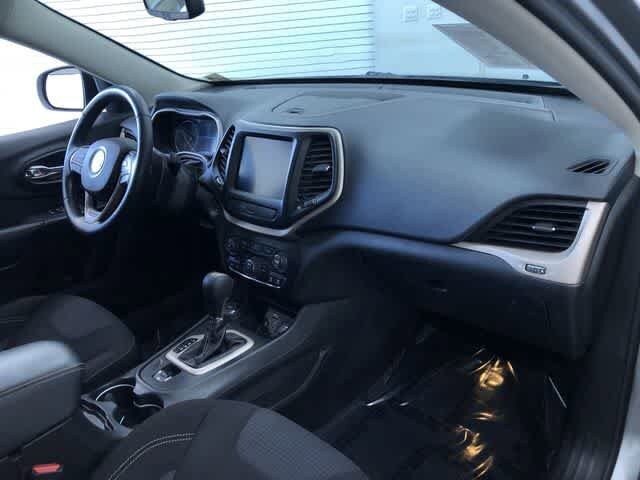 Thumbnail: 2015 Jeep Cherokee - 16