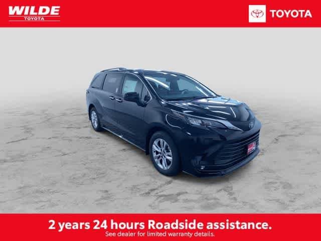 Thumbnail: 2026 Toyota Sienna - 3