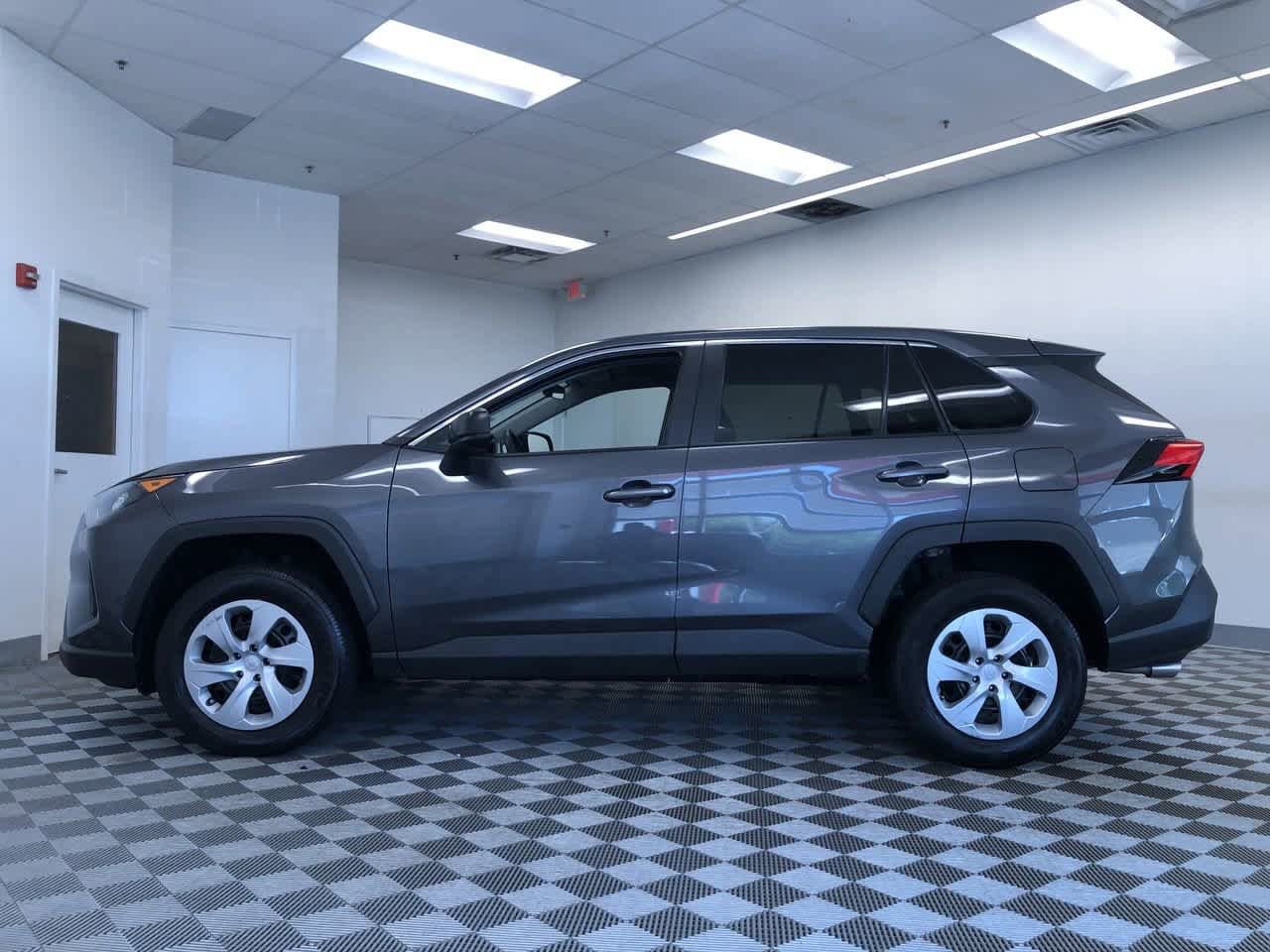 Thumbnail: 2022 Toyota RAV4 - 11