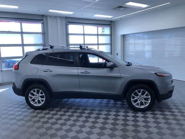 Thumbnail: 2015 Jeep Cherokee - 29