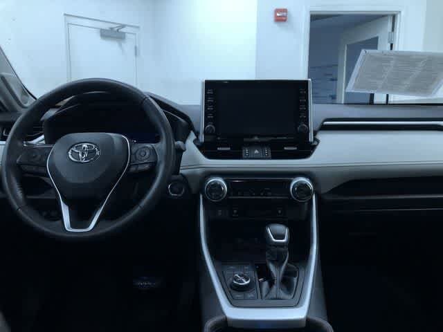 Thumbnail: 2022 Toyota RAV4 - 17