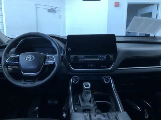 Thumbnail: 2025 Toyota Grand Highlander - 10