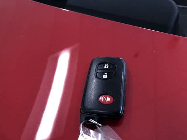 Thumbnail: 2013 Toyota Prius v - 33