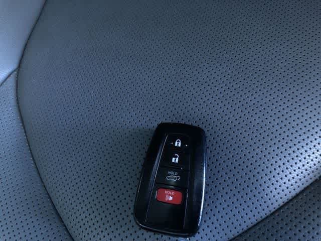 Thumbnail: 2021 Toyota Highlander - 32