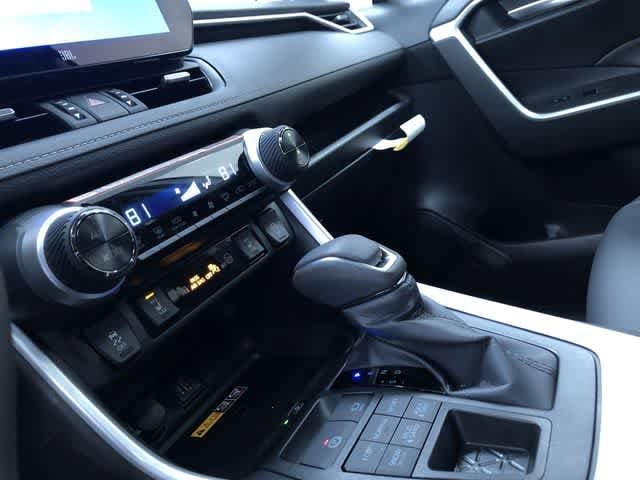 Thumbnail: 2025 Toyota RAV4 - 21