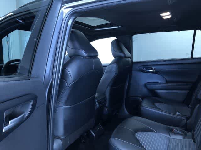 Thumbnail: 2025 Toyota Highlander - 21