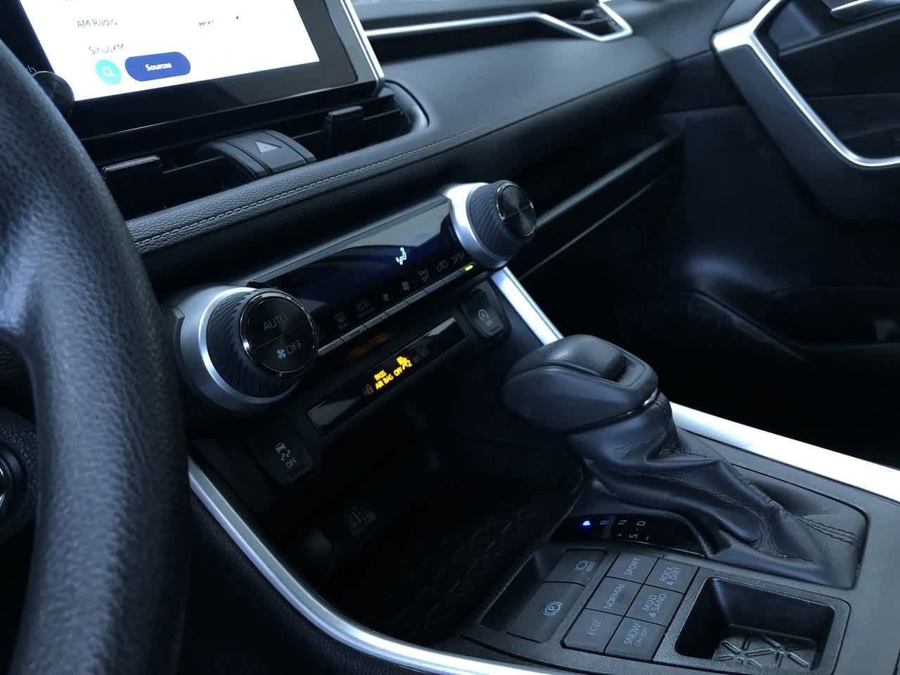 2024 Toyota RAV4 XLE 30